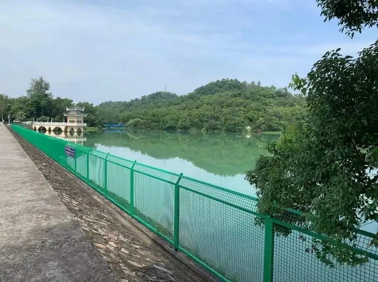 守護環(huán)境:營造健康水源地的護欄網